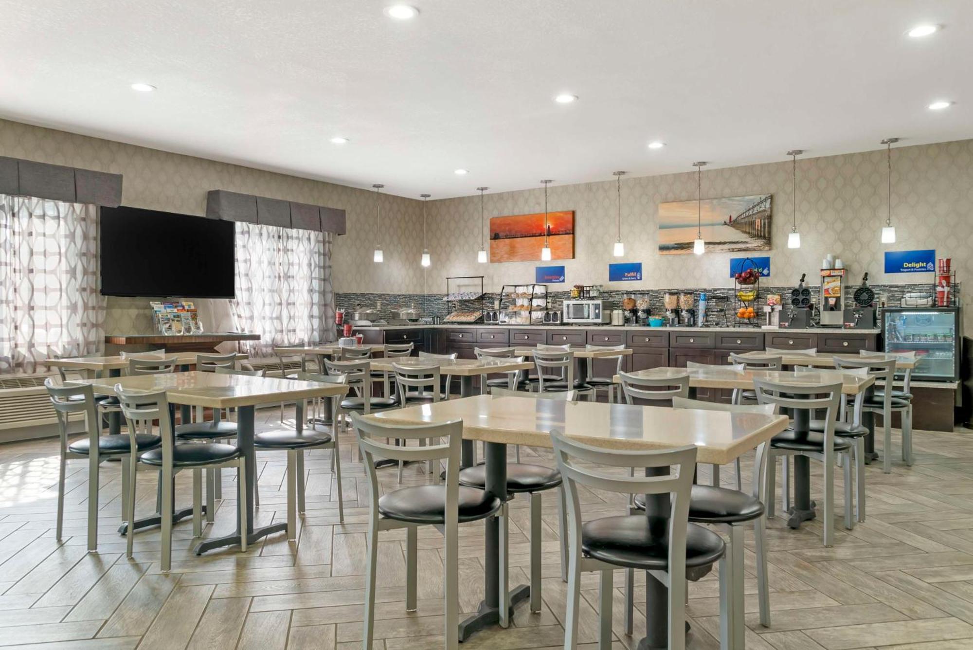 Best Western Beacon Inn Grand Haven Esterno foto