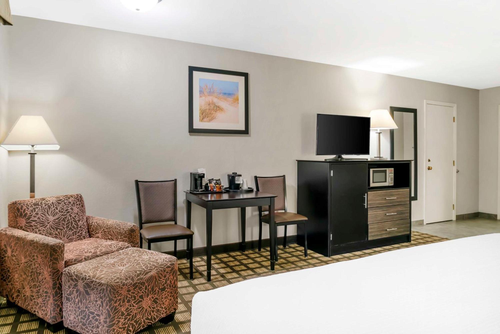 Best Western Beacon Inn Grand Haven Esterno foto