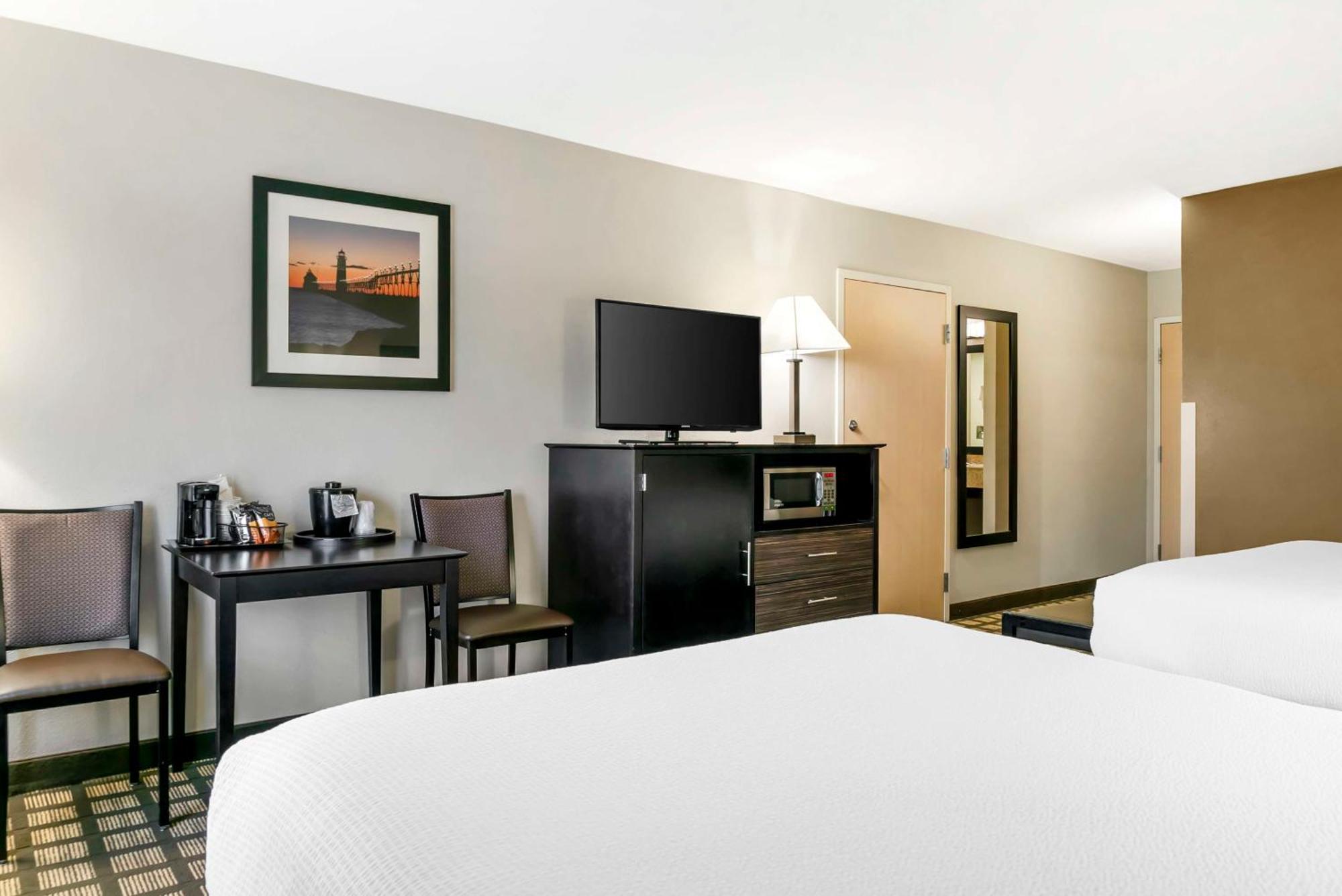 Best Western Beacon Inn Grand Haven Esterno foto