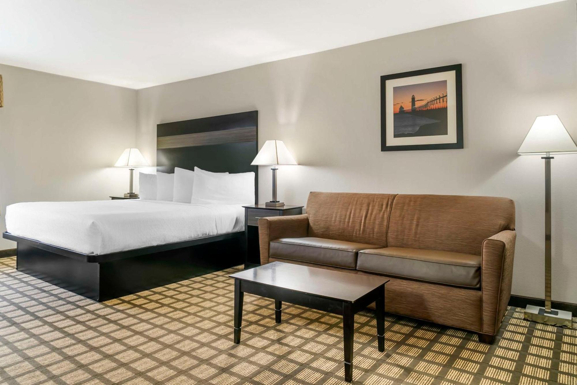 Best Western Beacon Inn Grand Haven Esterno foto
