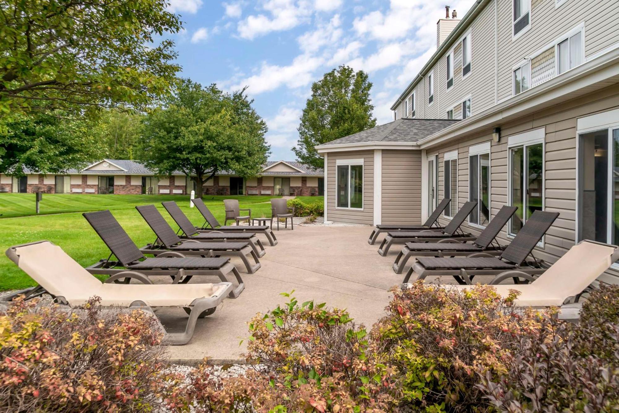 Best Western Beacon Inn Grand Haven Esterno foto