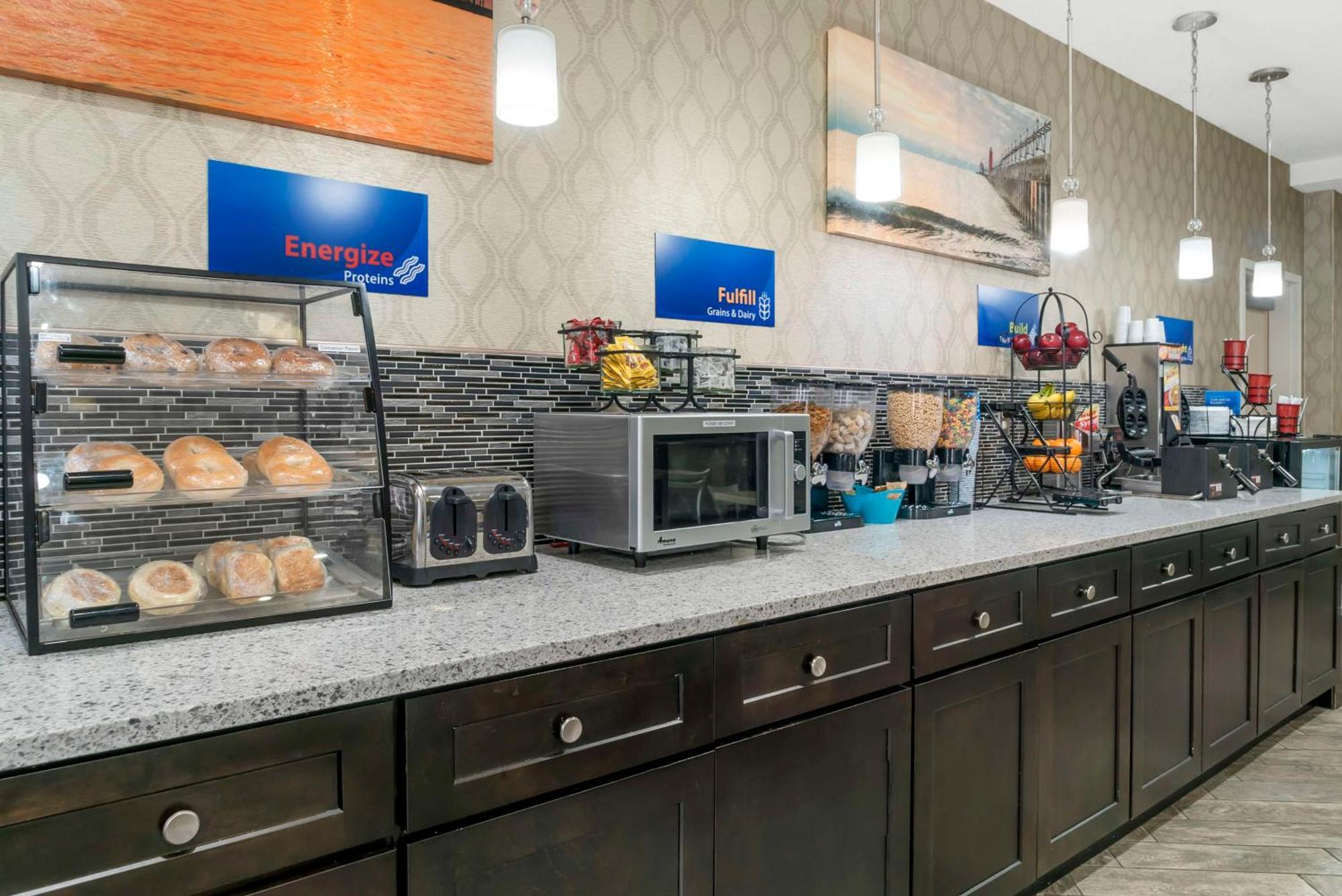 Best Western Beacon Inn Grand Haven Esterno foto